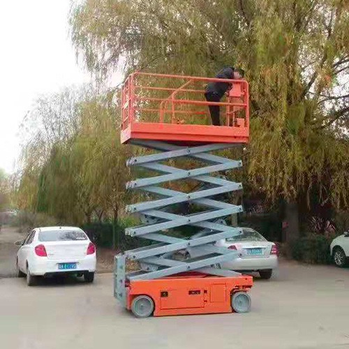 自行式升降机